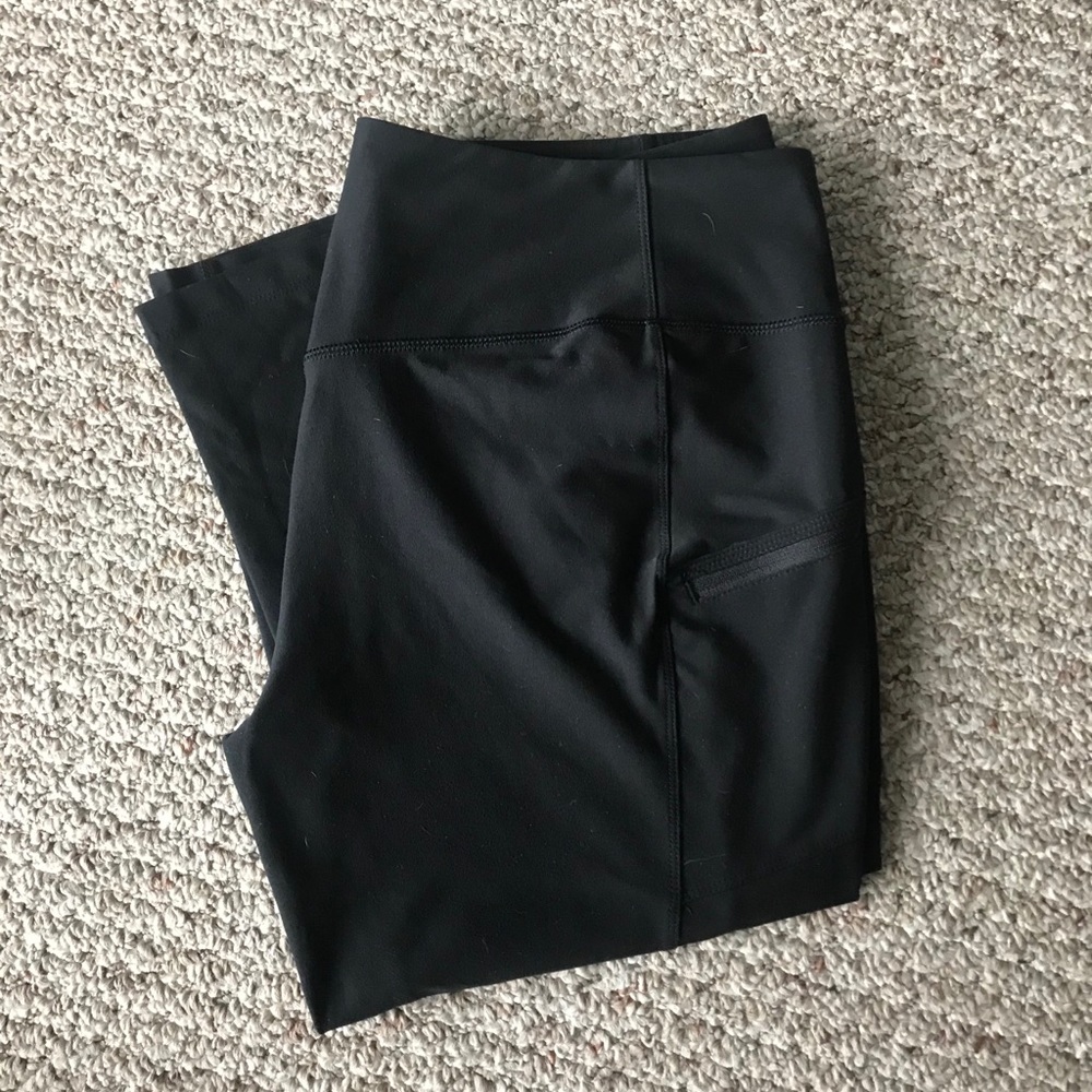 Eddie Bauer Crops 🖤